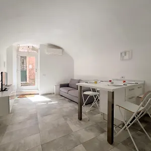appartamento-del-centro.hotelitalianriviera.com/